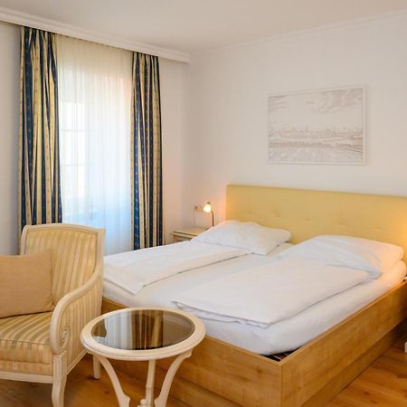 Appartement-Hotel Gh Zum Goldenen Schiff Enns Exterior photo