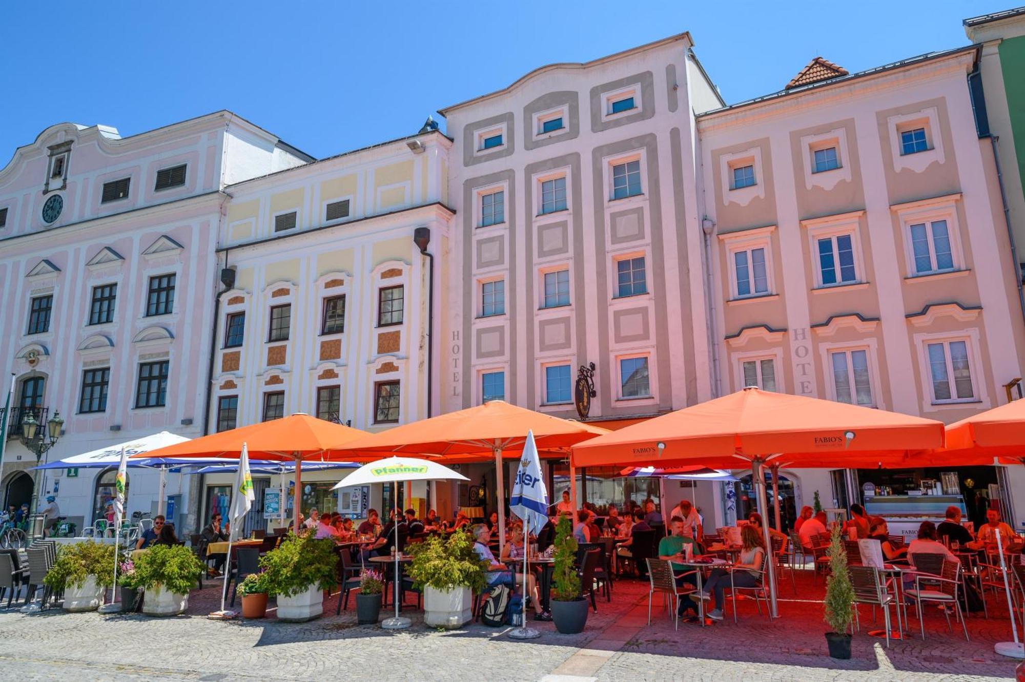 Appartement-Hotel Gh Zum Goldenen Schiff Enns Exterior photo