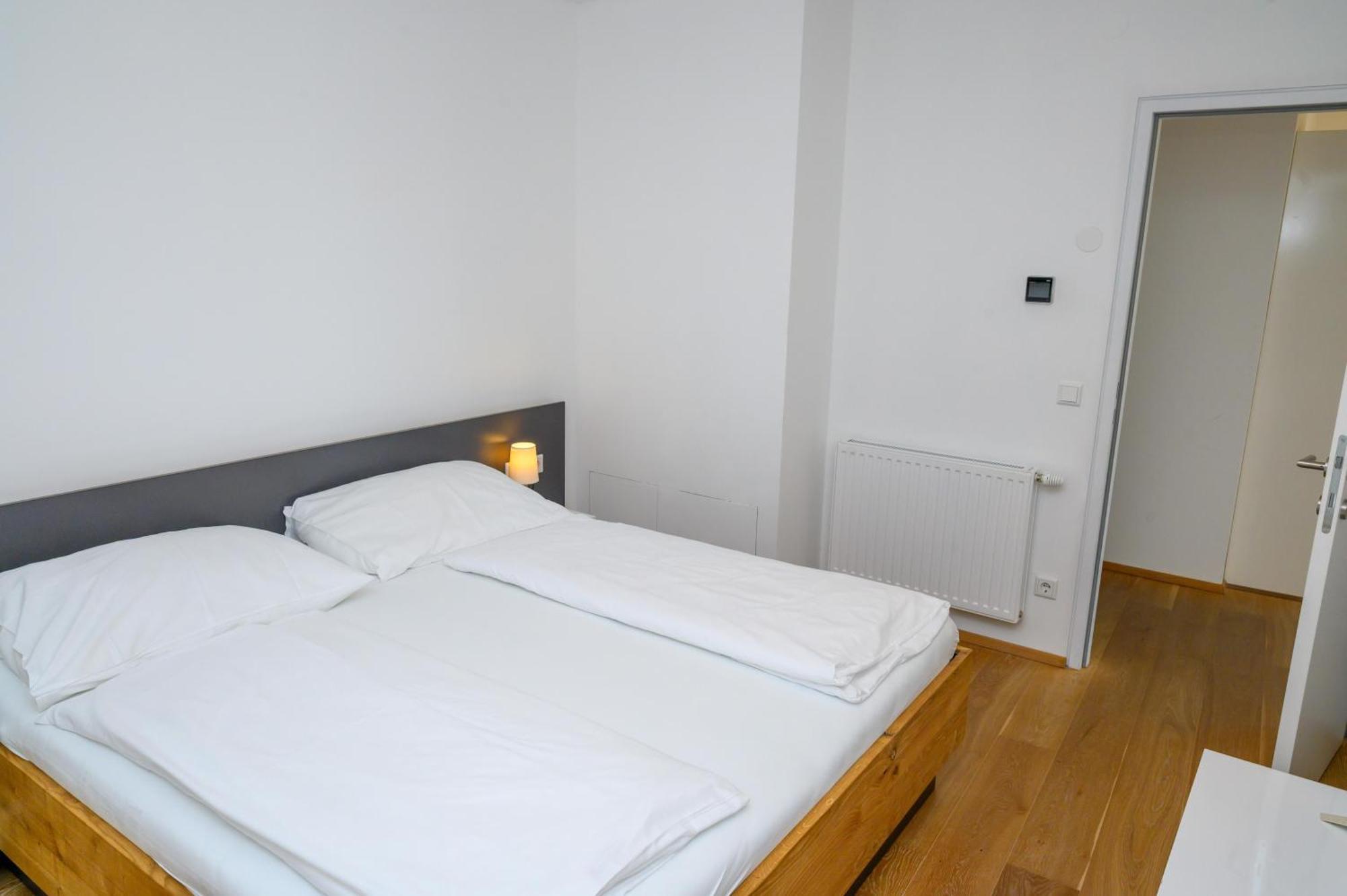 Appartement-Hotel Gh Zum Goldenen Schiff Enns Exterior photo
