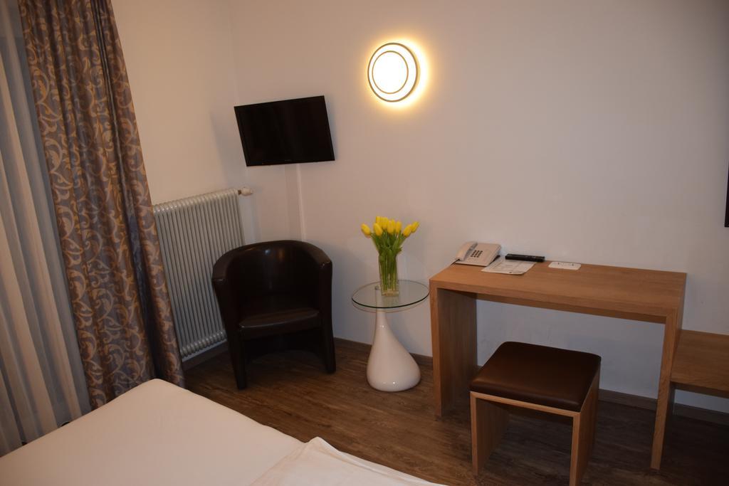Appartement-Hotel Gh Zum Goldenen Schiff Enns Room photo
